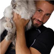 Produkt Designer, der elementares Wissen ganzheitliche über Gestaltung vermittelt